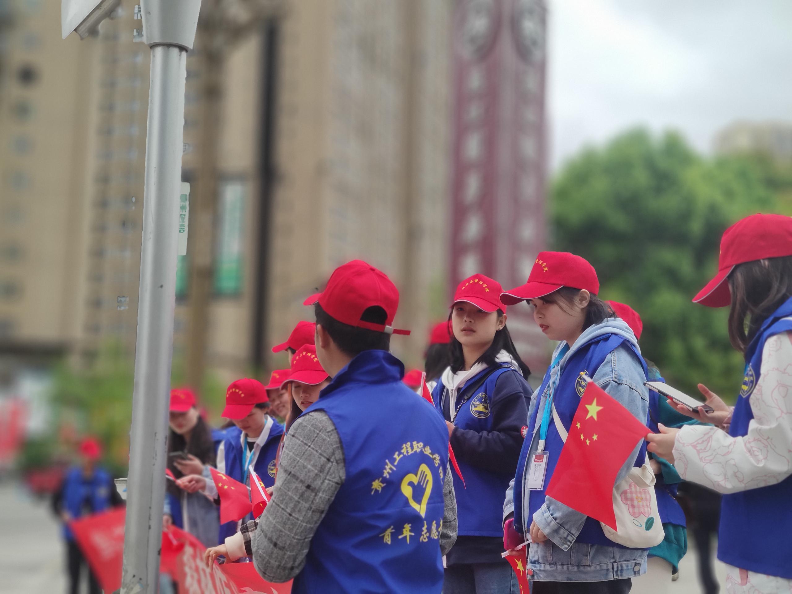 鲜花祭祖要提倡，森林防火有保障(图2)