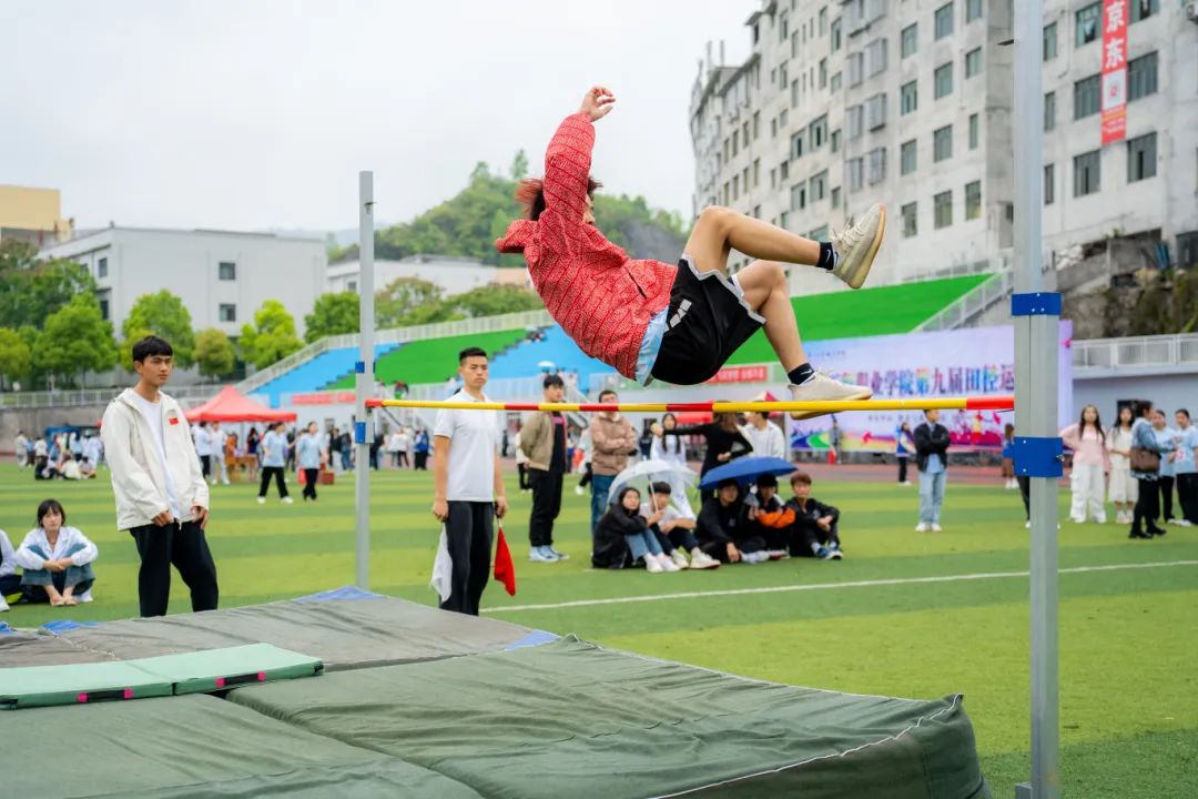 青春逢盛会 击鼓又催征丨华体会官网华体会官网首页第九届田径运动会开幕(图25)